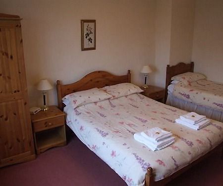 Garndolbenmaen Cefn Uchaf Guesthouse מראה חיצוני תמונה